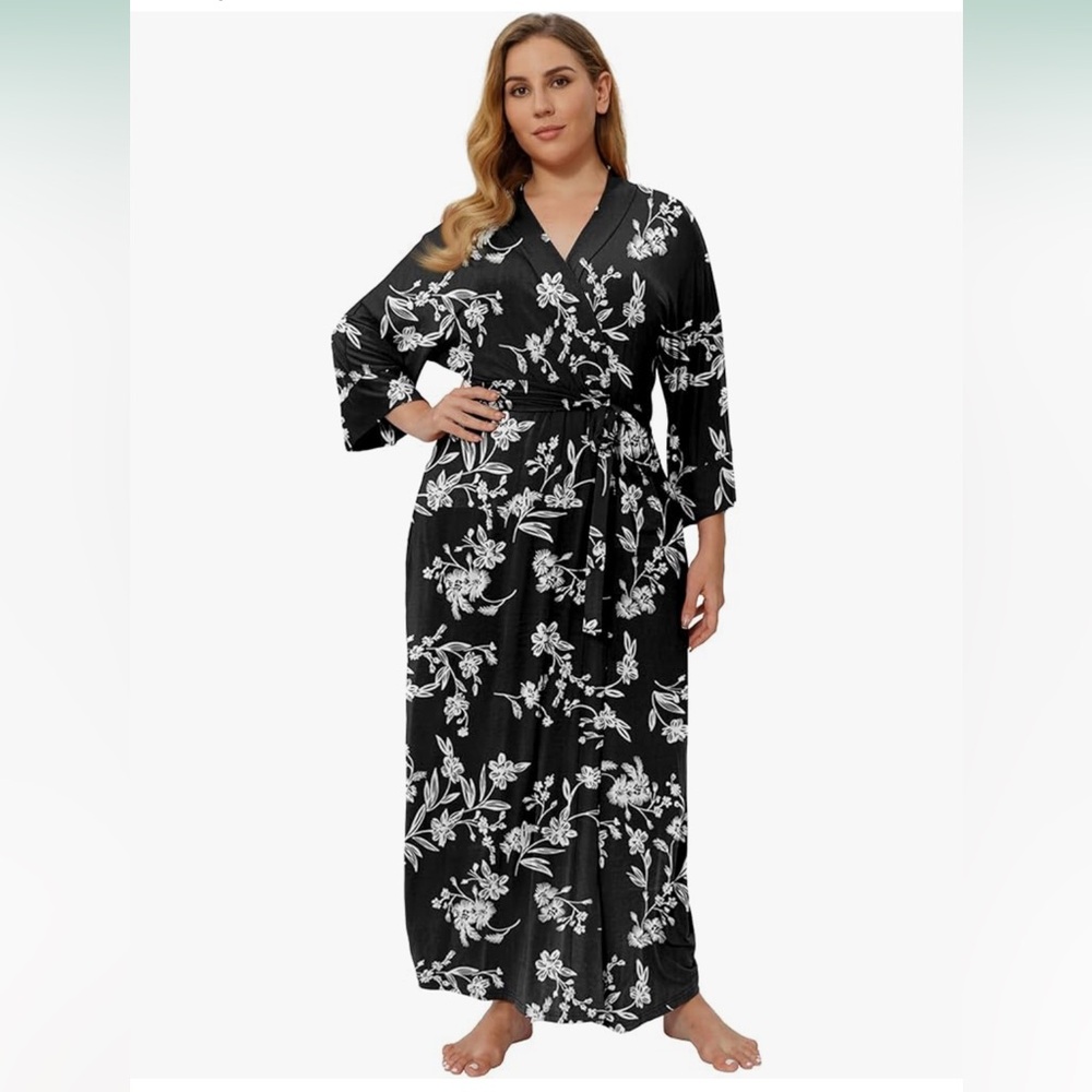 Amazon Brand Women’s Robe - Picture 1 of 8
